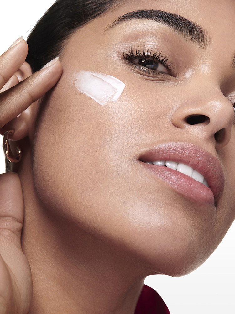 Shiseido Essential Energy with a Shiseido model