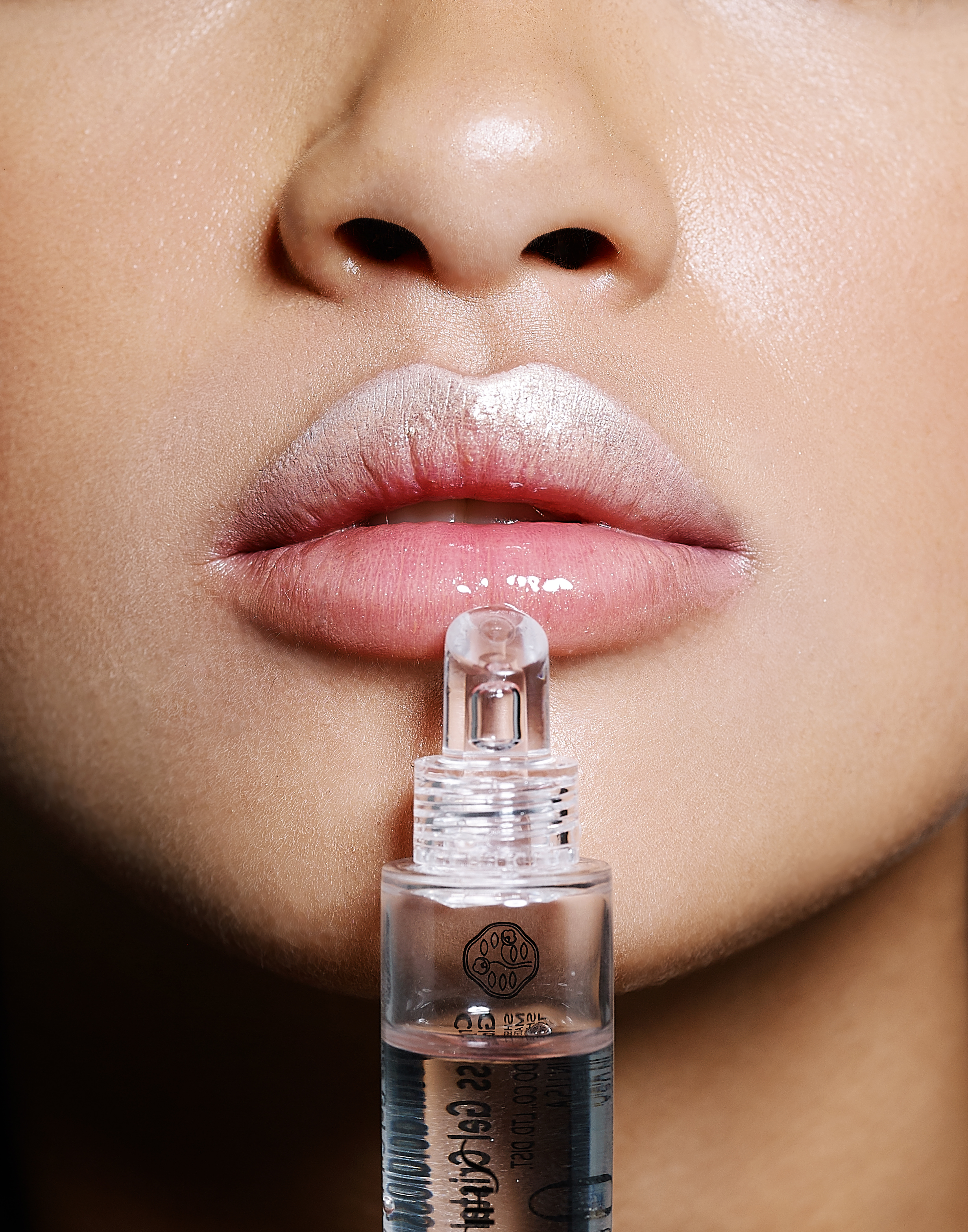 frosted_lips_look