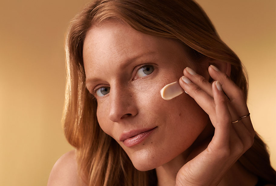 Skincare routine order: serum or moisturiser first? | Shiseido UK